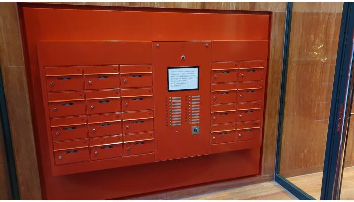 Postkasten met ommanteling de Dam Amsterdam