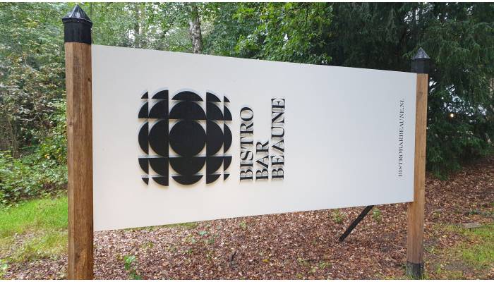 Diverse belettering en logo voor Restaurant in Rozendaal  